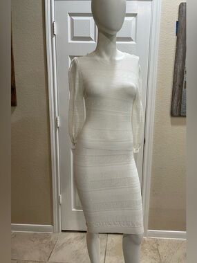 AMĒNAH Textured/Crochet Long Sleeve Unlined Dress Size 1 (Small)